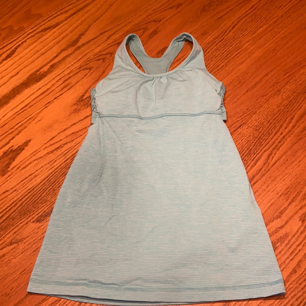 Lululemon yoga top